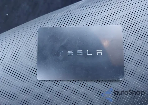 2026 Tesla Model Y Premium Rear-Wheel Drive z USA, uszkodzony, nr VIN 7SAYGDED9TA449264